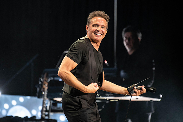 LuisMiguel18Feb-80