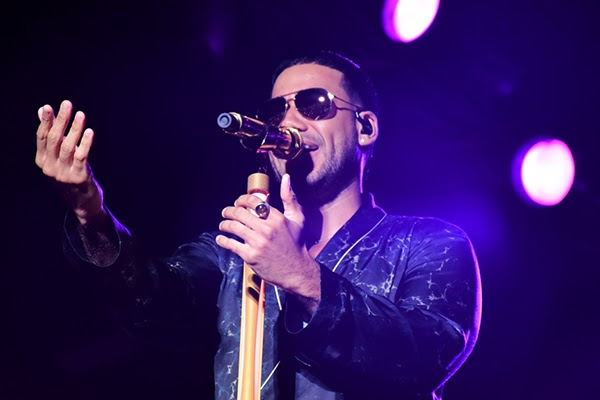 ROMEO SANTOS se presentó ante más de 30 mil personas en el Hipódromo de Palermo!